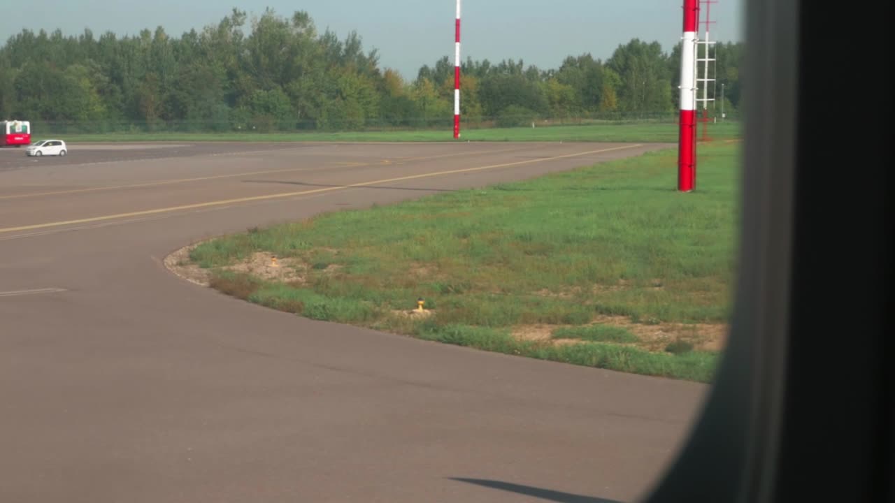 conduciendo avion en tierra