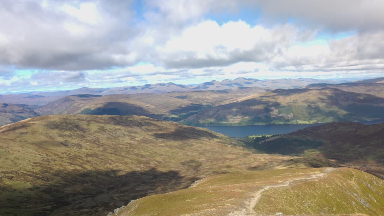 Wide angle shot of the rocky terrain leading to the Ben Vorlich Munro summit
