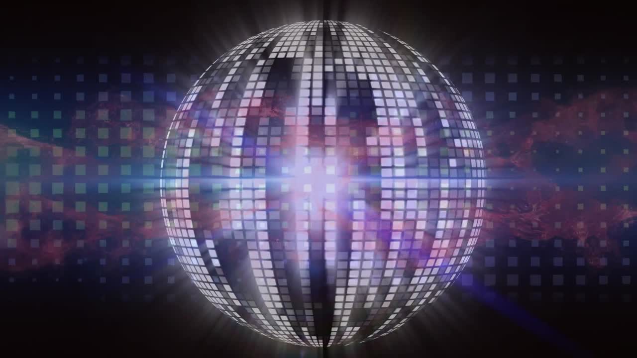 Animazione di luci colorate su una sfera a specchi