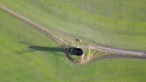 Molino-Pitstone-Giratorio-Ascendente-Vista-Aérea-Por-Encima-De-La-Zona-Rural-De-Buckinghamshire-National-Trust-Landmark