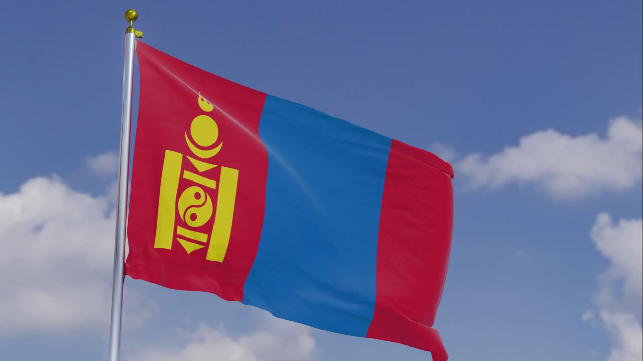bandera de mongolia moviéndose en el viento con un cielo azul claro en el fondo, nubes moviéndose lentamente, asta de la bandera, cámara lenta