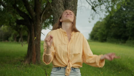 funky, party dance, woman, in park