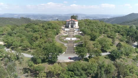 Antigua-Iglesia-De-Las-Montañas-Europeas