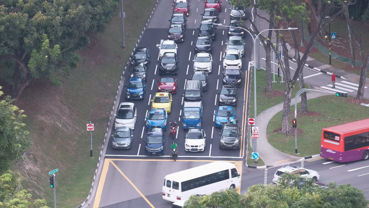 도시에서 밀집된 교통