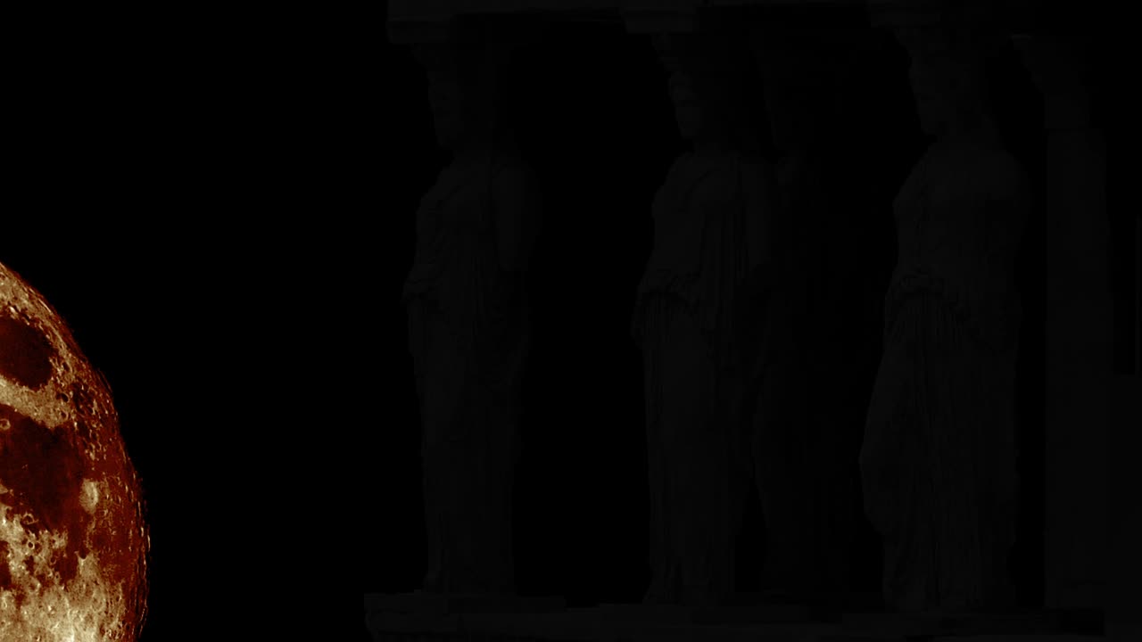 silhouette della cariatide con la luna gigante