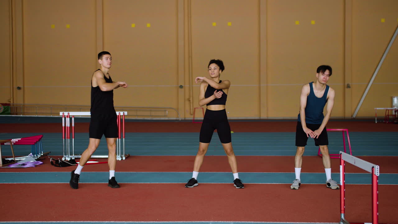 운동 선수 들 이 몸 을 따뜻 하게 하는 것