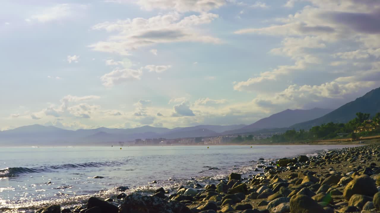 playa de los monteros durante el día, marbella, costa del sol, españa