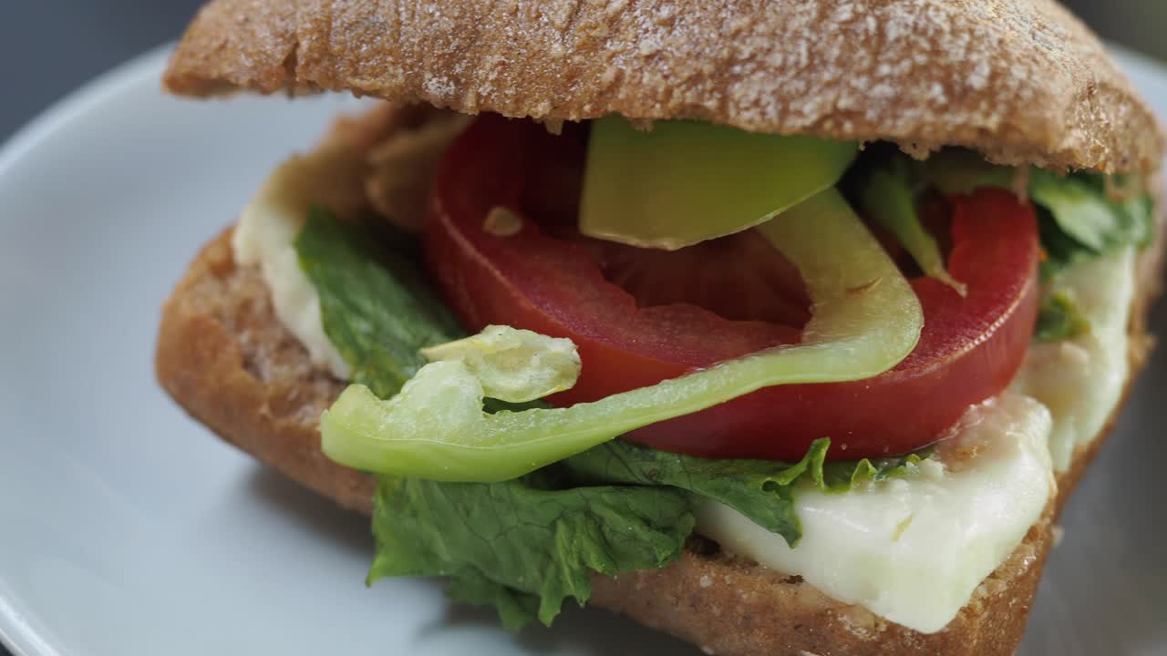 un delicioso sándwich vegetariano