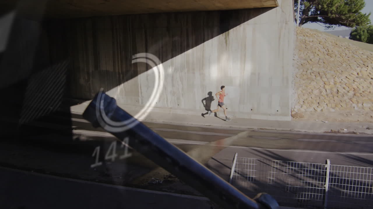 야외에서 달리는 아프리카계 미국인 여성에 대한 디지털 데이터 처리의 애니메이션