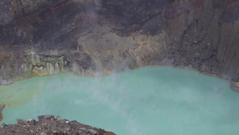 el cráter del volcán santa ana, el lago de azufre turquesa, el paisaje natural de el salvador