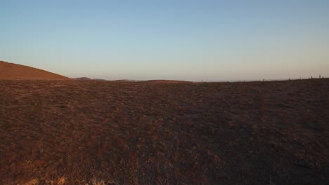 Toma-Aérea-Del-Impresionante-Paisaje-De-La-Península-De-Baja-California-Al-Atardecer,-Mar-De-Cortez,-Baja-California-Sur