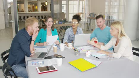 Young-people-brainstorming-in-office