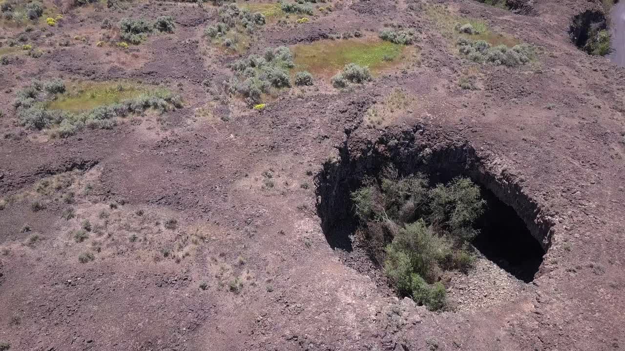 inclinaciones aéreas para ver en profundo, agujero redondo en wa canalizado scablands