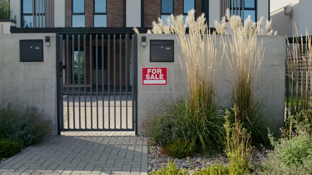 현대적인 집을 판매합니다.