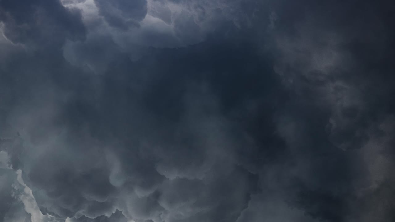dark clouds in the sky and lightning flashes, thunderstorms 4K