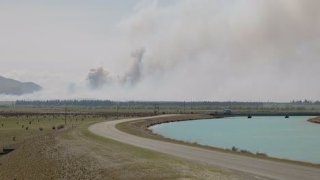 Emergencia-En-Nueva-Zelanda-Pukaki-Downs,-Bosque-De-Twizel-En-Llamas