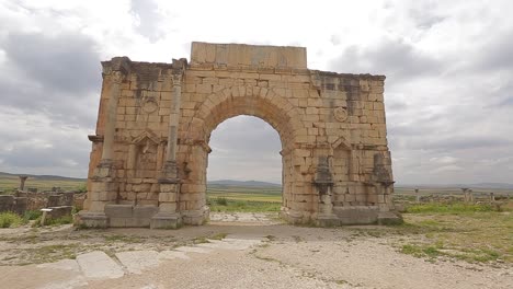 Construcción-Construida-Por-Los-Antiguos-Griegos-En-La-Antigua-Ciudad-De-Volubilis-En-Marruecos.