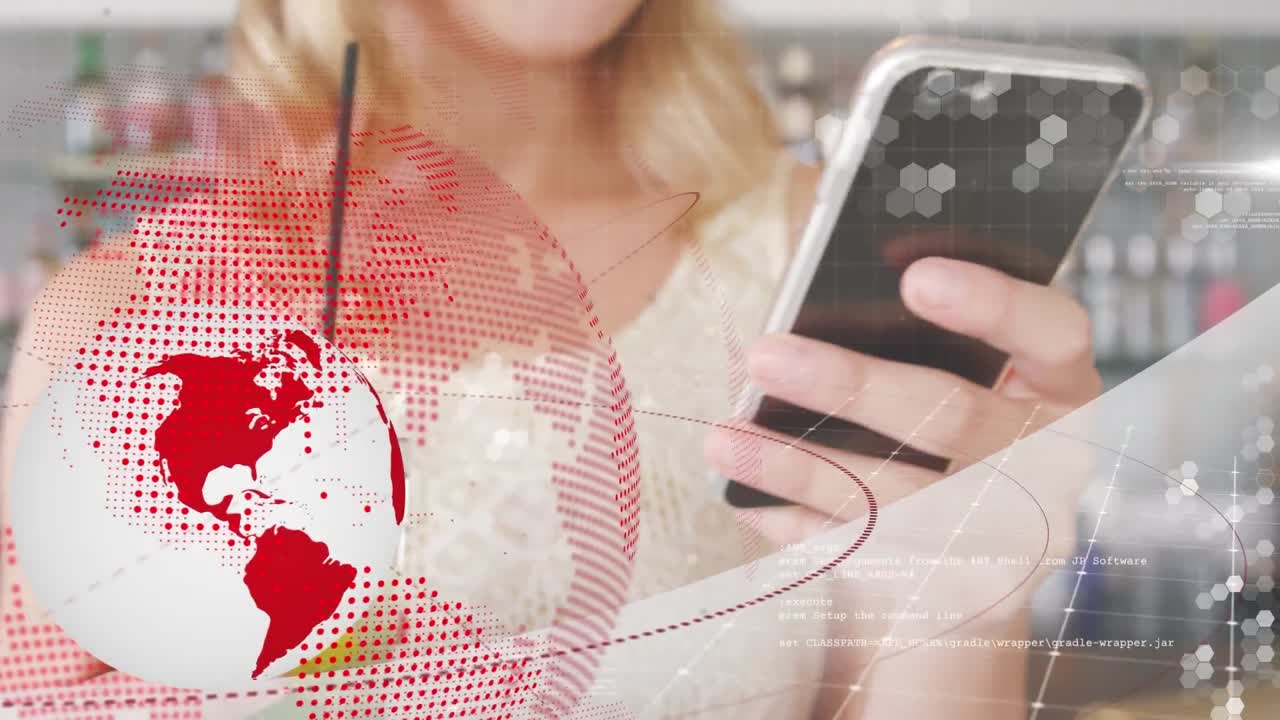 animación de un globo giratorio contra la sección media de una mujer que usa un teléfono inteligente en un bar