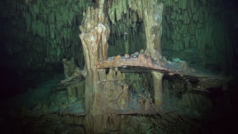 very cool layered speleology underwater