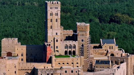 Castle-Stobnica-Poland-Wielkopolska,-nature