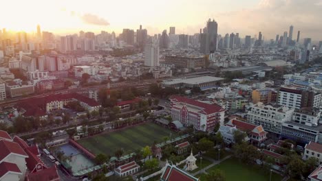 Luftaufnahme-Der-Stadt-Bangkok-Bei-Sonnenaufgang