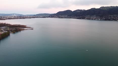 thun view en suiza imágenes de drones en 4k