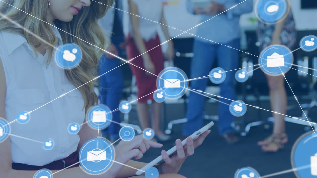 animación de una red de iconos digitales contra una mujer caucásica que usa una tableta digital en la oficina