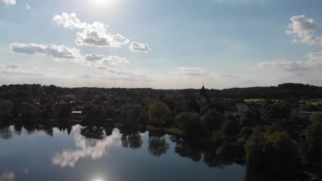 Lago-Munich-Weisslingersee-Desde-Arriba-Con-Un-Dron-A-4k-30fps