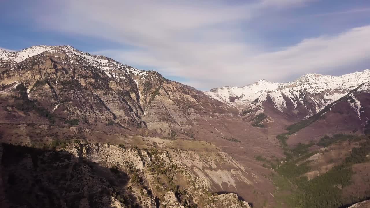 vista aérea de la montaña provo en utah, estados unidos
