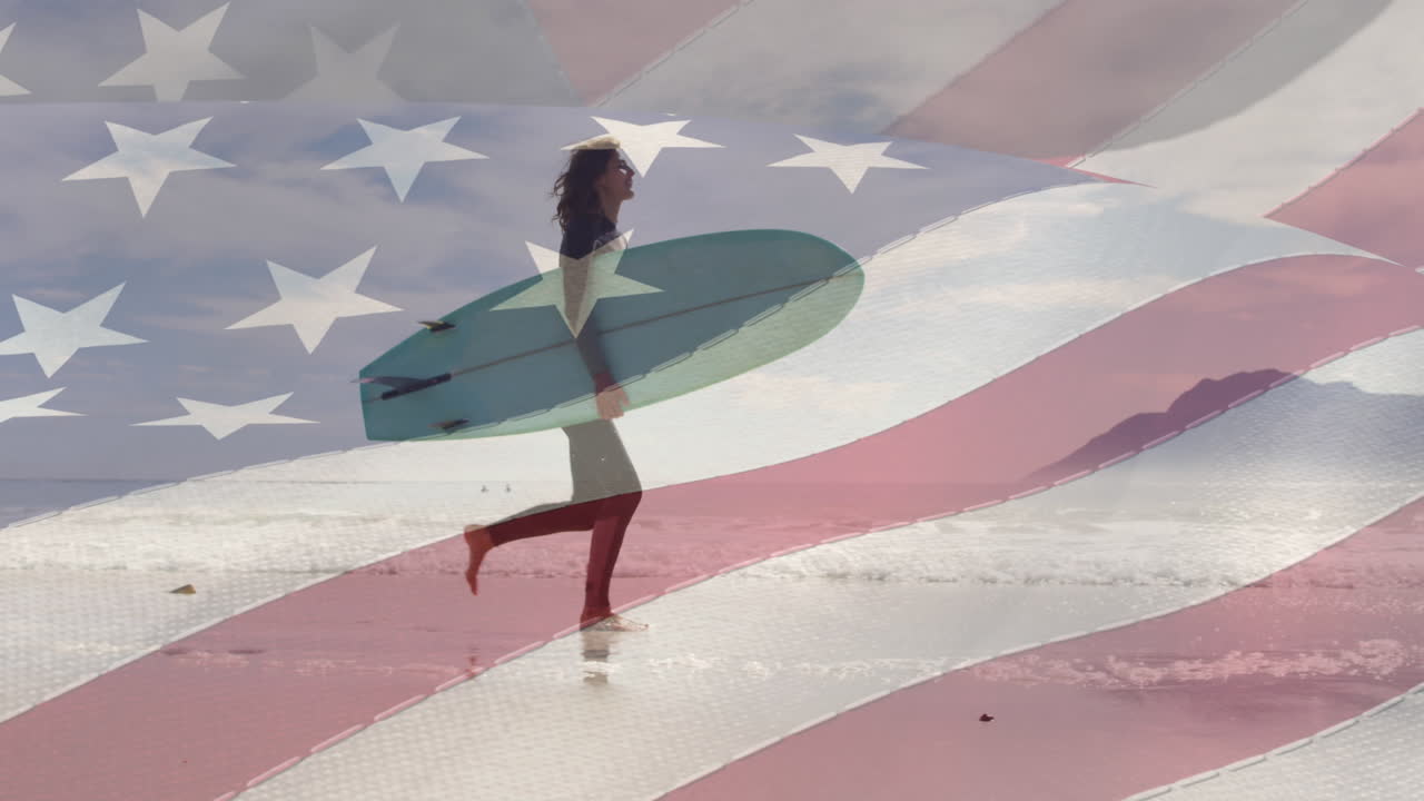 animación de la bandera de los estados unidos de américa sobre una mujer feliz con tabla de surf en la playa