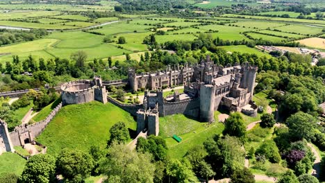 Aerial-drone-footage-of-Arundel,-Sussex-England