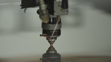 cortadora láser para cortar placas de metal