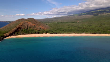 Makena-Beach-on-Maui-island,-Hawaii,-paradise-vacation-concept