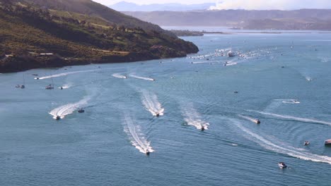 Starker-Schiffsverkehr-Am-Tag,-An-Dem-MV-Katharine-Yacht-Den-Hafen-Von-Knysna-Verlässt