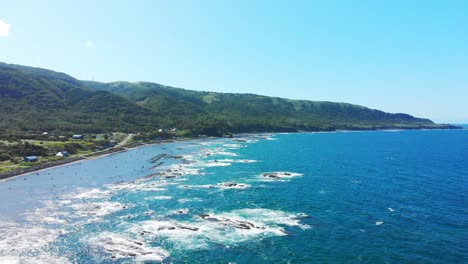 日本沙科坦 (shakotan) 的崎岖海岸线