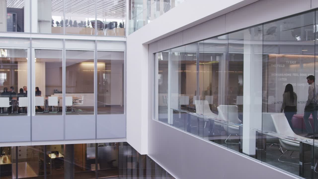 personal de la oficina de negocios corporativa que trabaja