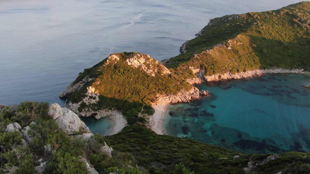 코르푸의 아피오나스 마을에 있는 포르토 티모니 더블 비치