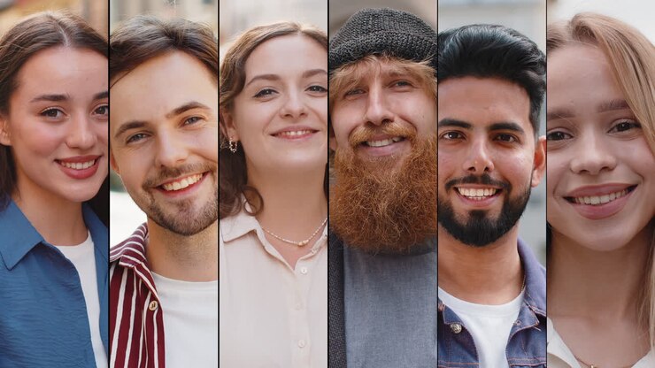Collage di ritratti di persone felici e sorridenti, con diversità di genere, culture diverse, uomini e donne multietnici.