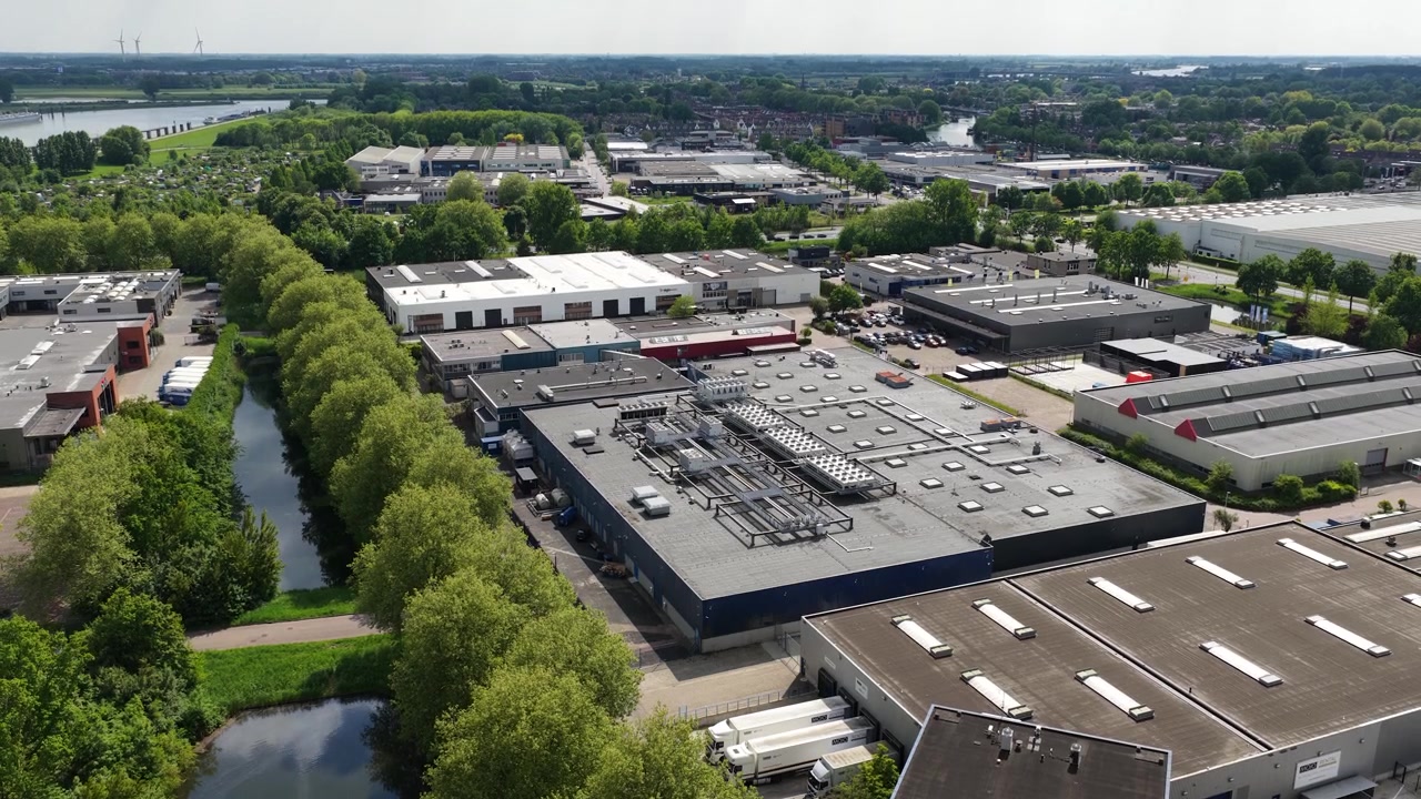 Large scale data center rooftop cooling systems for colocation, cloud computing, AI hardware, big data, and machine learning infrastructure.