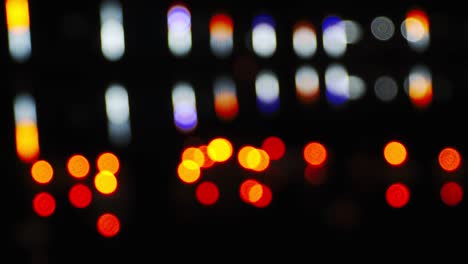 el círculo bokeh de la luz de la vela de krathong en la noche de loi krathong.