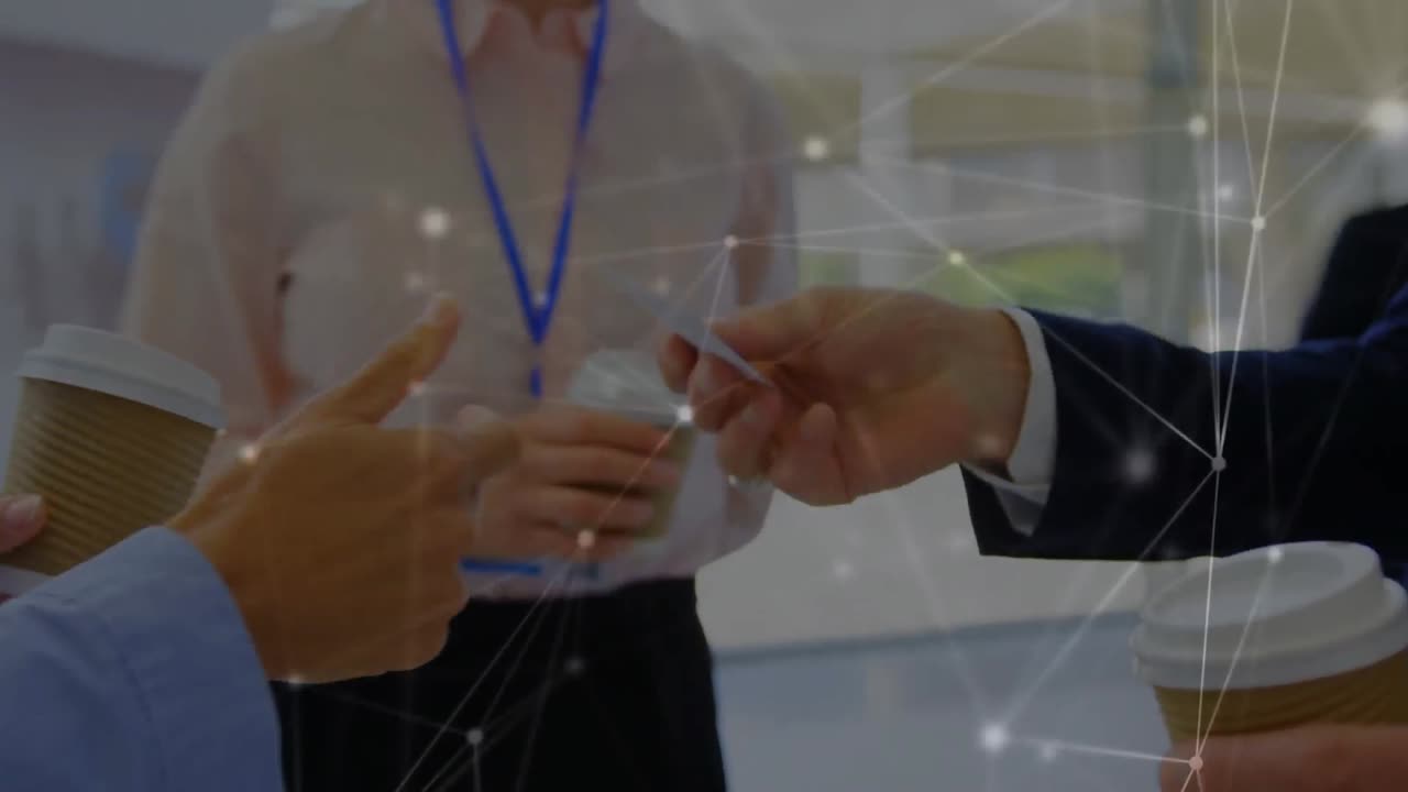 animación de la red de conexiones a través de personas de negocios con tarjetas de visita.