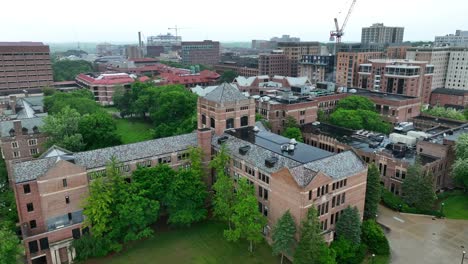 Edificios-Universitarios-De-La-Universidad-De-Michigan