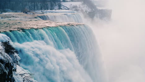 Invierno-En-Las-Cataratas-Del-Niágara-Congelado-Con-Hielo-Y-Nieve-21