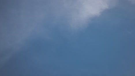 Zeitraffer-Von-Wolken-An-Einem-Schönen-Sommertag