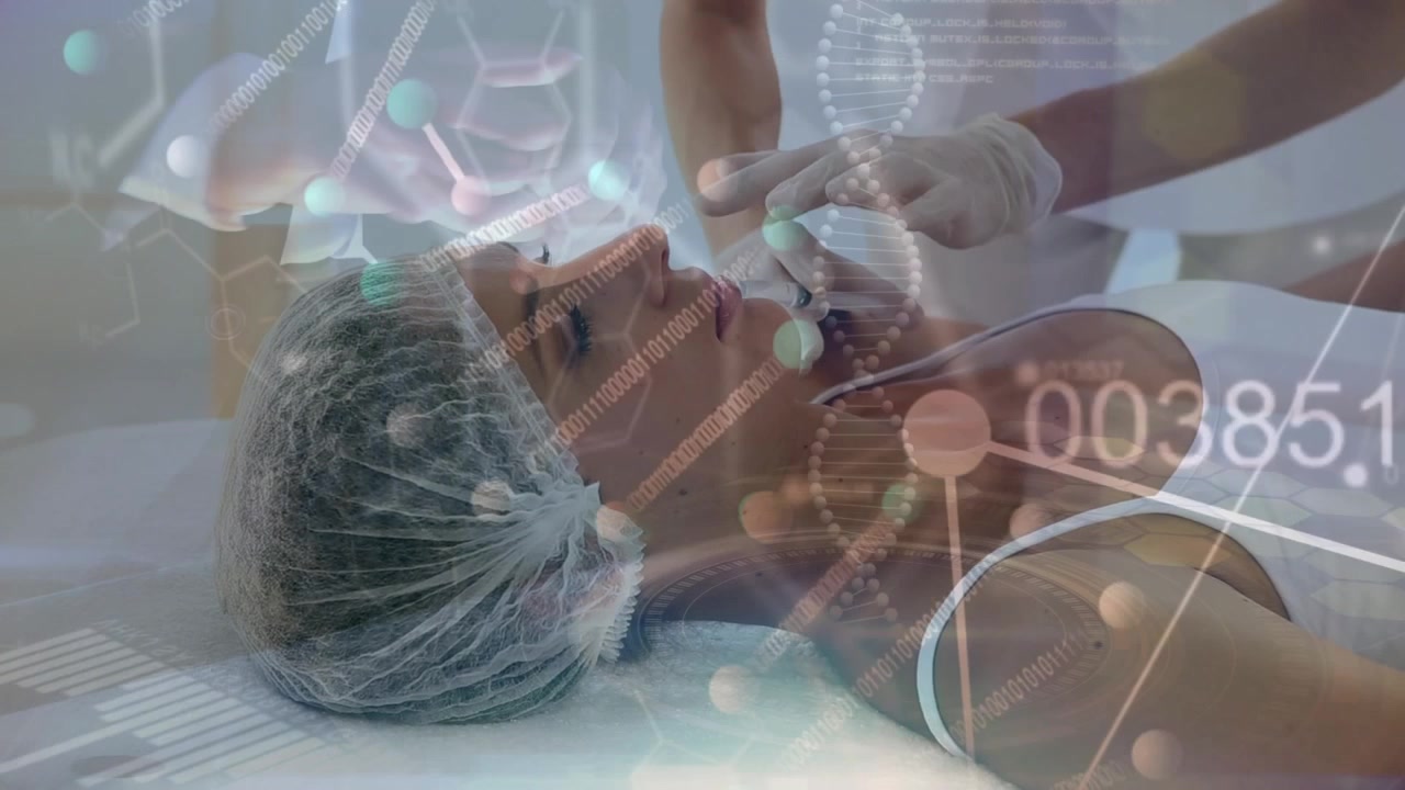 Animazione dell'elaborazione dati su una donna che usa lo smartphone