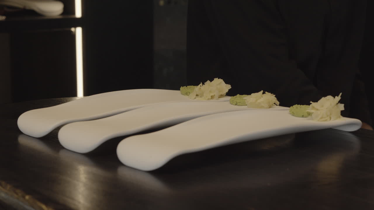 Preparazione e servizio del sushi