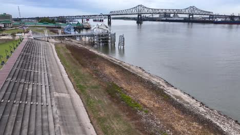 talmadge memorial bridge in baton rouge louisiana