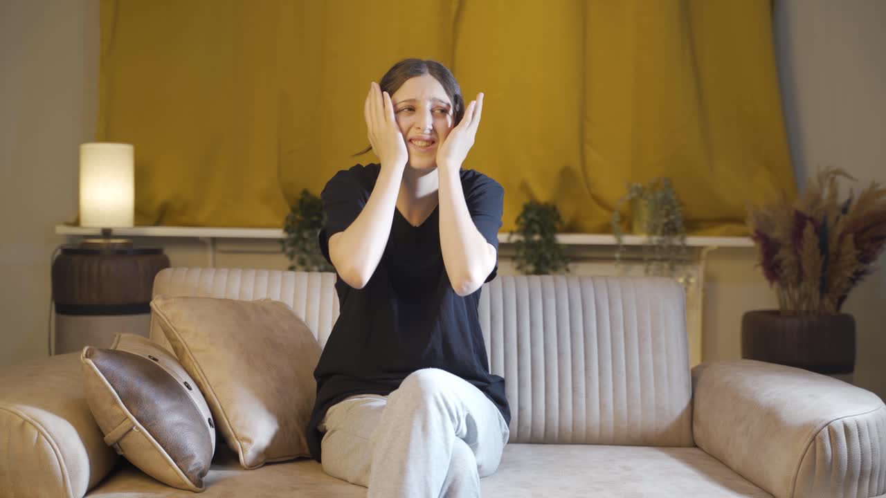 충분히 충분하다고 말하면서 반란을 일으킨 젊은 여성. 심리적 문제.