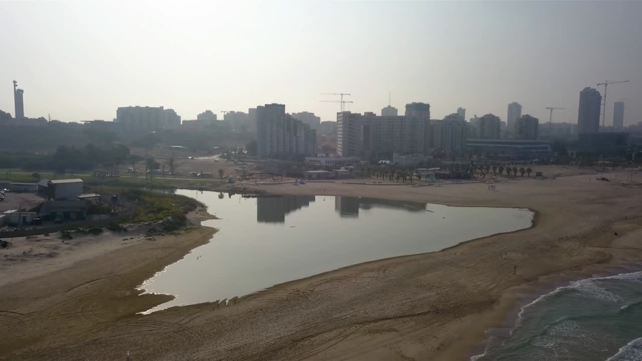 imágenes aéreas sobre el parque de lachish y el horizonte de ashdod