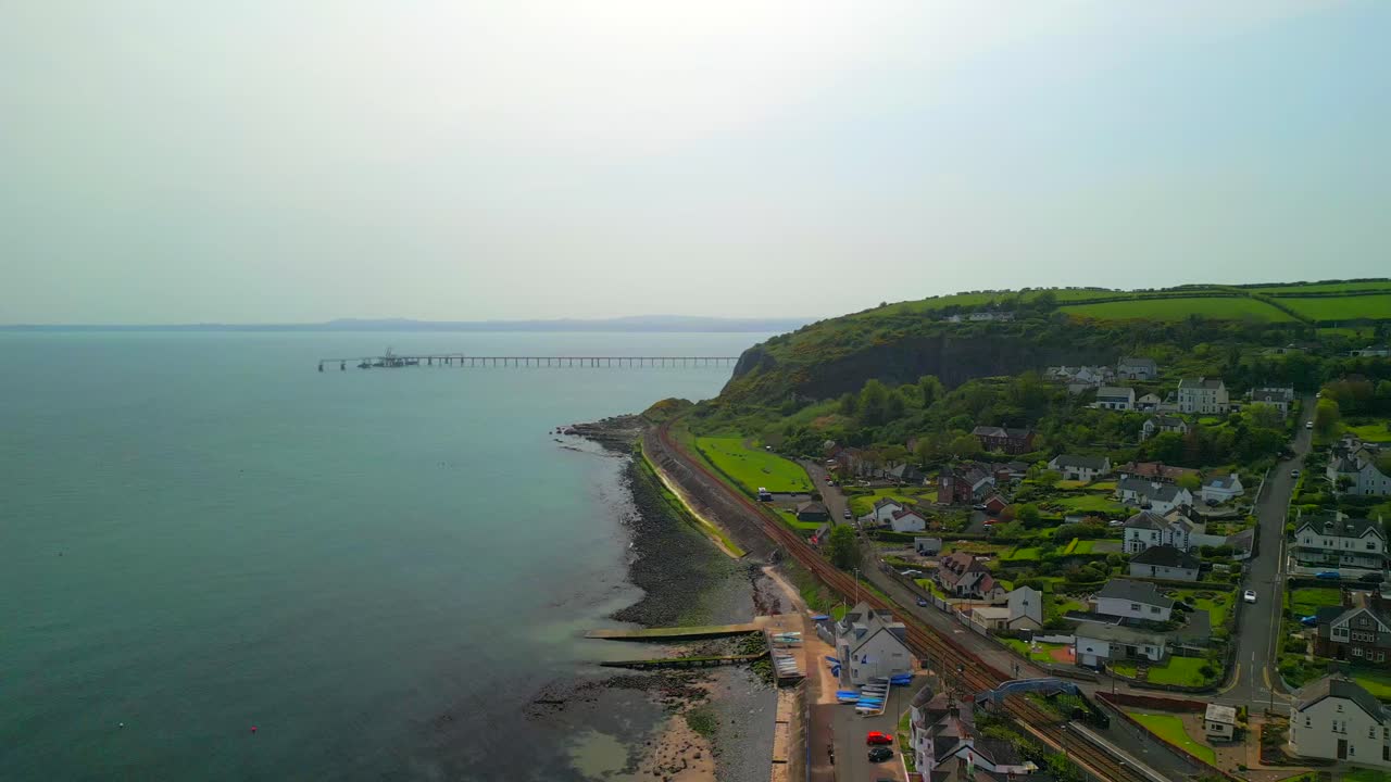 fotografía aérea de whitehead, un pueblo costero en el